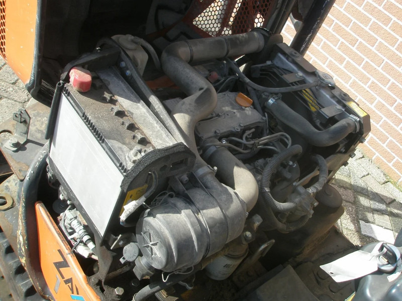 Hitachi ZX10U-2 - Miniexcavadora: foto 5 Hitachi ZX10U-2 - Miniexcavadora: foto 5