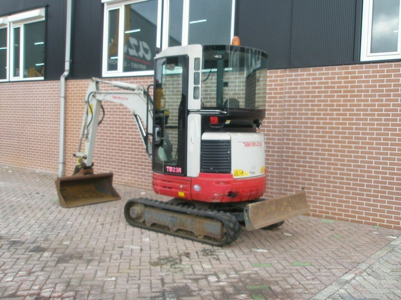 Takeuchi TB23R - Miniexcavadora: foto 2 Takeuchi TB23R - Miniexcavadora: foto 2