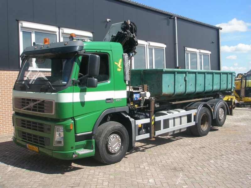Volvo FM 9.260 - Camión con equipo de cable, Camión grúa: foto 1 Volvo FM 9.260 - Camión con equipo de cable, Camión grúa: foto 1