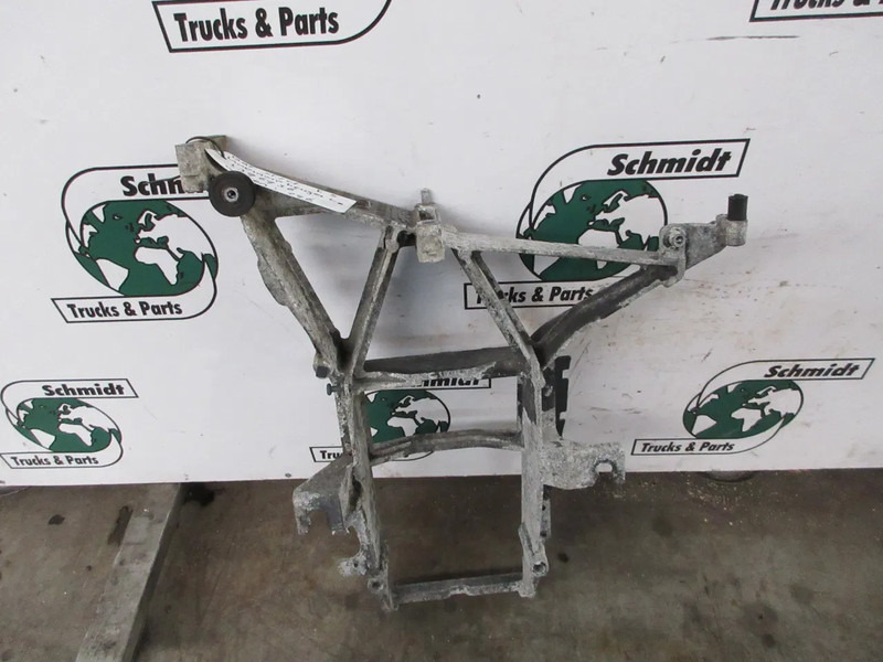 DAF 1396936 KOPLAMPBEUGEL LINKS DAF XF 105 EURO 5 - Cabina e interior para Camión: foto 3 DAF 1396936 KOPLAMPBEUGEL LINKS DAF XF 105 EURO 5 - Cabina e interior para Camión: foto 3