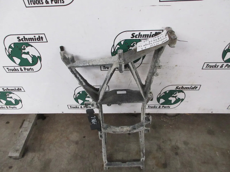 DAF 1396936 KOPLAMPBEUGEL LINKS DAF XF 105 EURO 5 - Cabina e interior para Camión: foto 4 DAF 1396936 KOPLAMPBEUGEL LINKS DAF XF 105 EURO 5 - Cabina e interior para Camión: foto 4