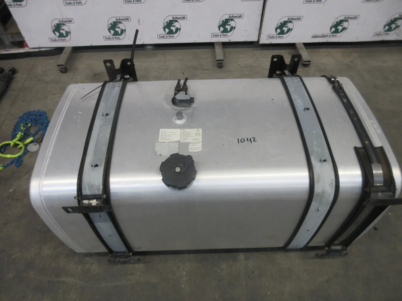 MAN 81.12201-5885 // 81.12201-5866 // 500 LITER MAN 18.500 MODEL 2020 - Depósito de combustible para Camión: foto 4 MAN 81.12201-5885 // 81.12201-5866 // 500 LITER MAN 18.500 MODEL 2020 - Depósito de combustible para Camión: foto 4