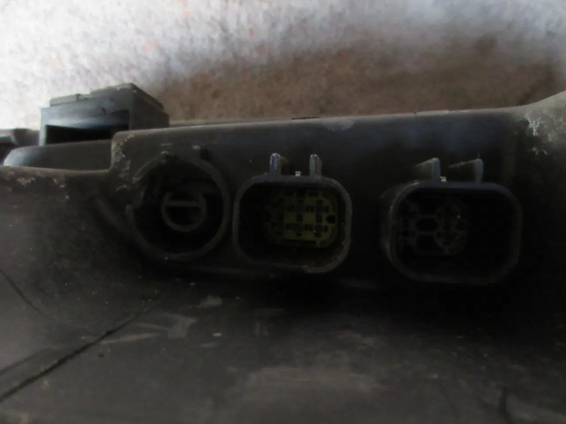 MAN 81.25101-6659 KOPLAMP MAN TGS TGX EURO 6 LINKS - Faro delantero para Camión: foto 4 MAN 81.25101-6659 KOPLAMP MAN TGS TGX EURO 6 LINKS - Faro delantero para Camión: foto 4