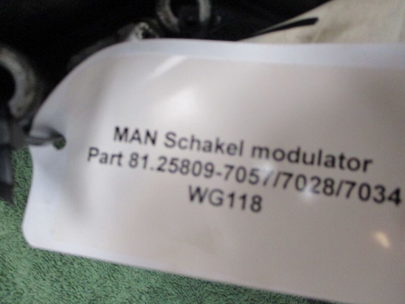 MAN 81.25809-7057/7028/7034 SCHAKEL MODULATOR - Embrague y piezas para Camión: foto 2 MAN 81.25809-7057/7028/7034 SCHAKEL MODULATOR - Embrague y piezas para Camión: foto 2