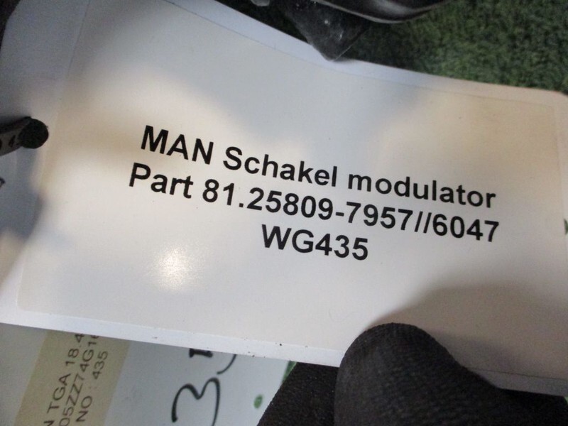 MAN 81.25809-7957 SCHAKEL MODULATOR - Embrague y piezas para Camión: foto 2 MAN 81.25809-7957 SCHAKEL MODULATOR - Embrague y piezas para Camión: foto 2