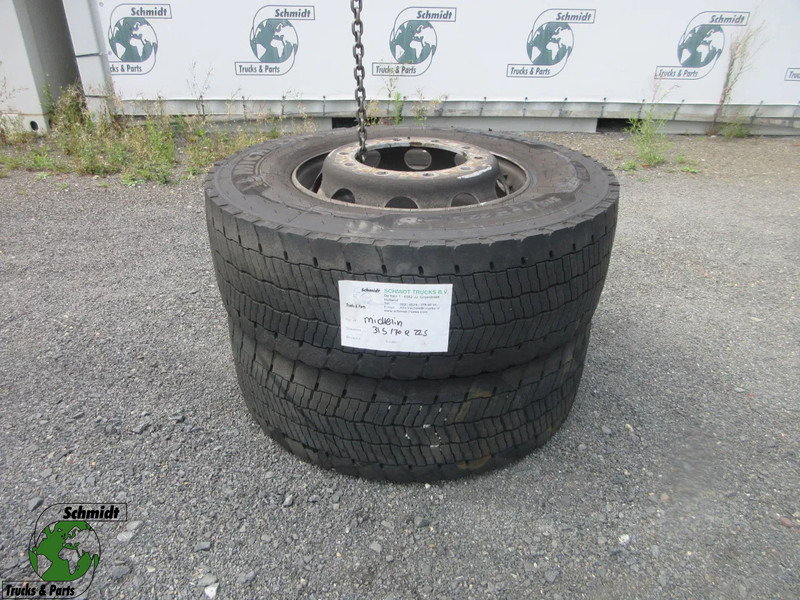 Michelin 315/70R22.5 // 2 X ACHTER BAND MET STAAL WIEL - Neumático para Camión: foto 1 Michelin 315/70R22.5 // 2 X ACHTER BAND MET STAAL WIEL - Neumático para Camión: foto 1