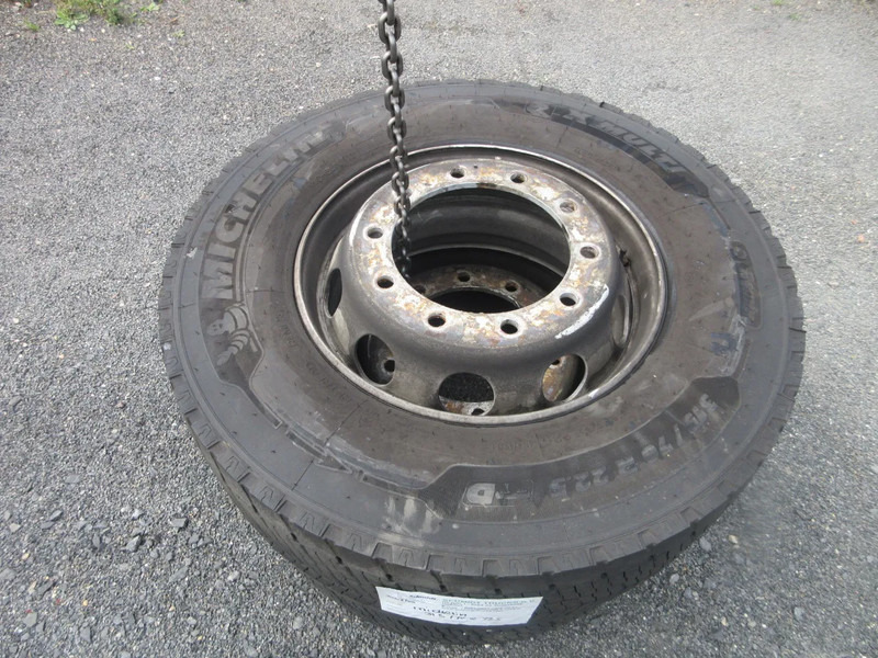 Michelin 315/70R22.5 // 2 X ACHTER BAND MET STAAL WIEL - Neumático para Camión: foto 4 Michelin 315/70R22.5 // 2 X ACHTER BAND MET STAAL WIEL - Neumático para Camión: foto 4