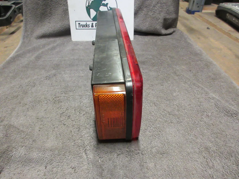 Scania 1498102 ACHTERLAMP SCANIA R SERIE MODEL EURO 5 - Luz trasera para Camión: foto 4 Scania 1498102 ACHTERLAMP SCANIA R SERIE MODEL EURO 5 - Luz trasera para Camión: foto 4