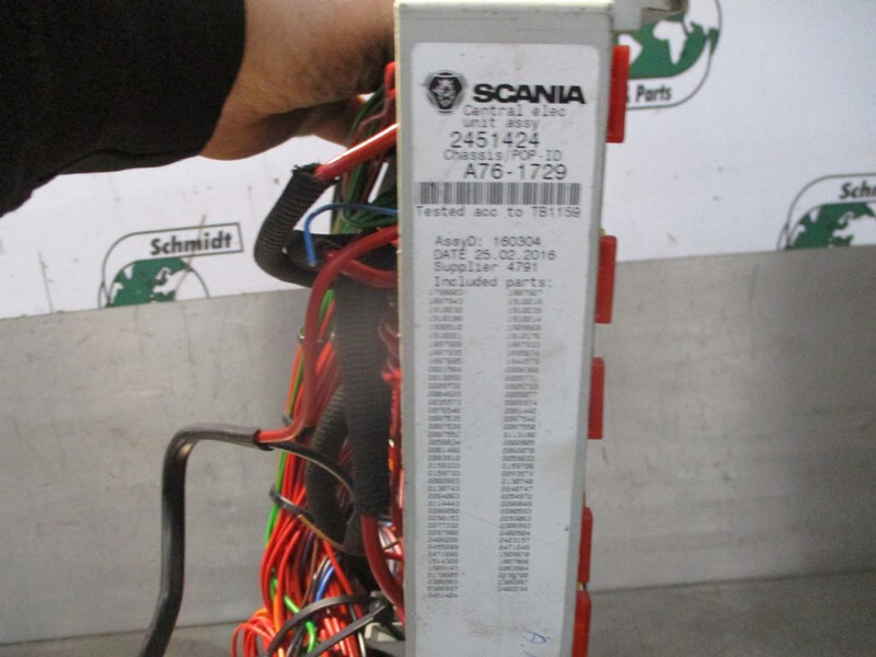 Scania 2451424 Zekering kast G340 Euro 6 - Sistema eléctrico para Camión: foto 2 Scania 2451424 Zekering kast G340 Euro 6 - Sistema eléctrico para Camión: foto 2