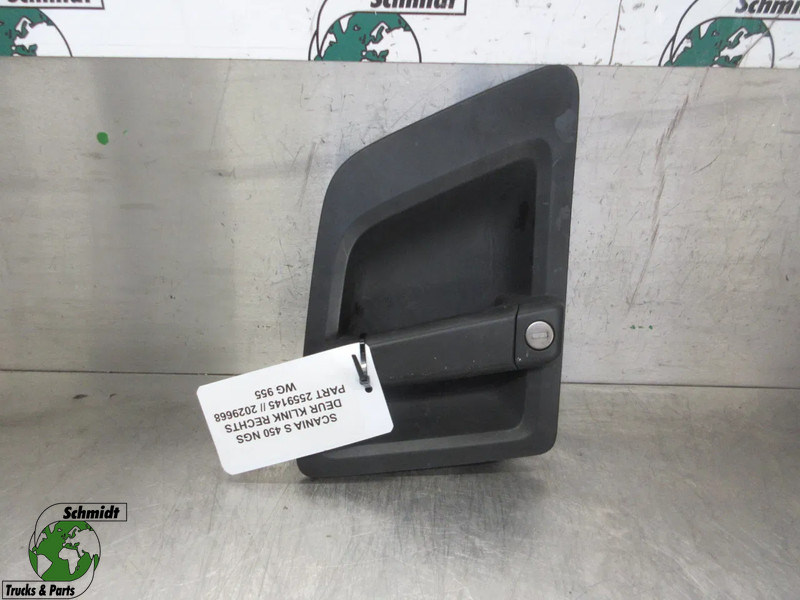 Scania 2559145 // 2029668 DEUR KLINK SCANIA S 450 NGS MODEL 2020 - Cabina e interior para Camión: foto 1 Scania 2559145 // 2029668 DEUR KLINK SCANIA S 450 NGS MODEL 2020 - Cabina e interior para Camión: foto 1