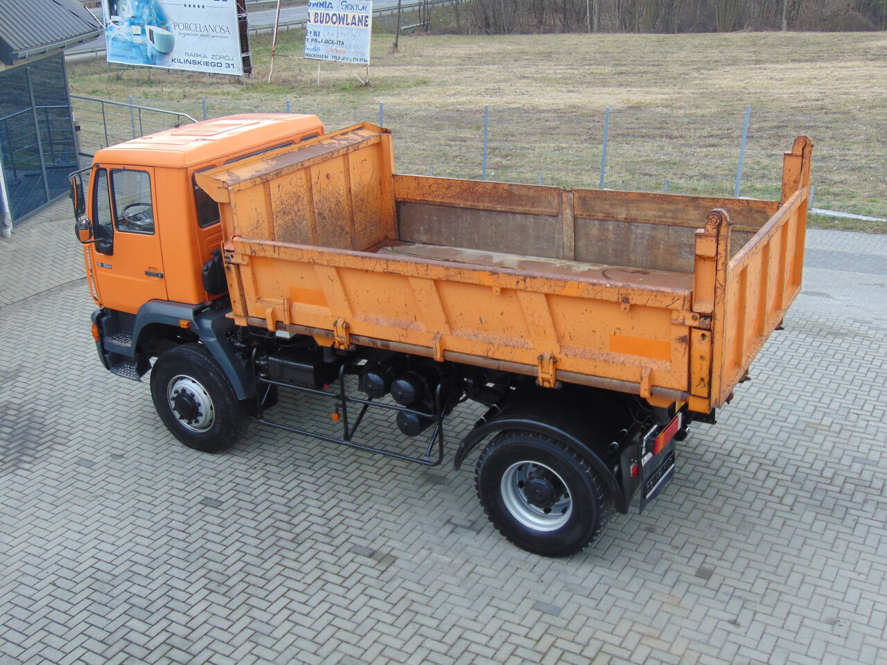 Camión volquete MAN 18-224 4x4 KIPER: foto 9