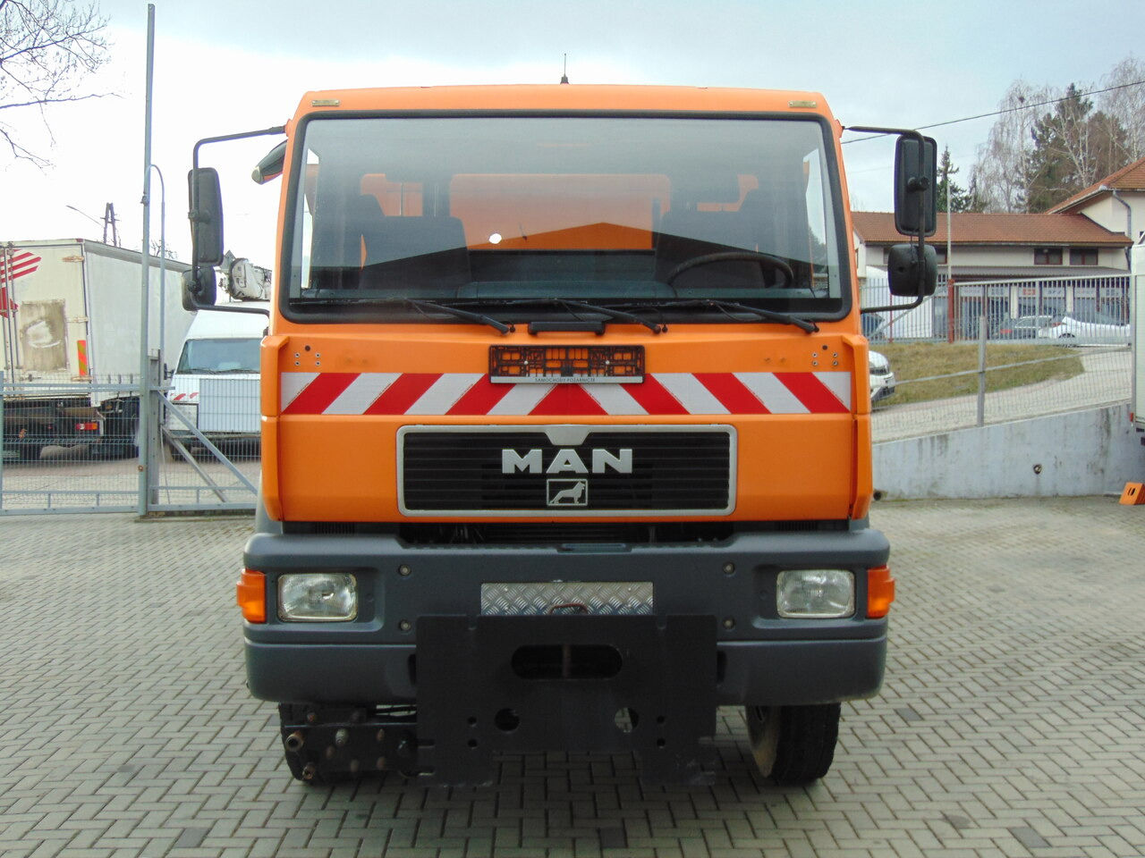 Camión volquete MAN 18-224 4x4 KIPER: foto 7