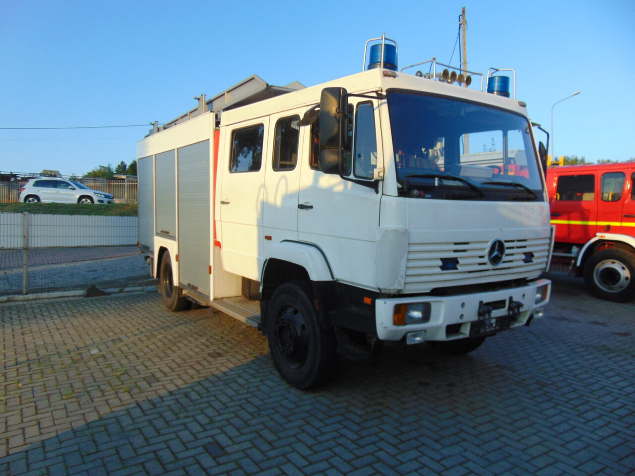 MERCEDES-BENZ 1124AF 4x4 MAGIRUS - Camión de bomberos: foto 2 MERCEDES-BENZ 1124AF 4x4 MAGIRUS - Camión de bomberos: foto 2