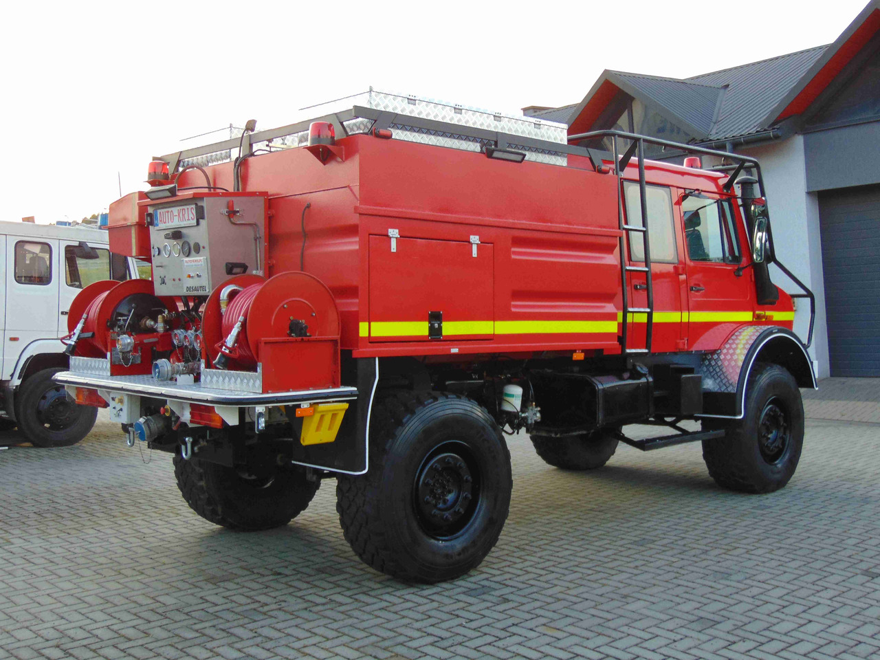 MERCEDES-BENZ Unimog U5000 4x4 DESAUTEL - 5000 WATER !!! - Camión de bomberos: foto 4 MERCEDES-BENZ Unimog U5000 4x4 DESAUTEL - 5000 WATER !!! - Camión de bomberos: foto 4