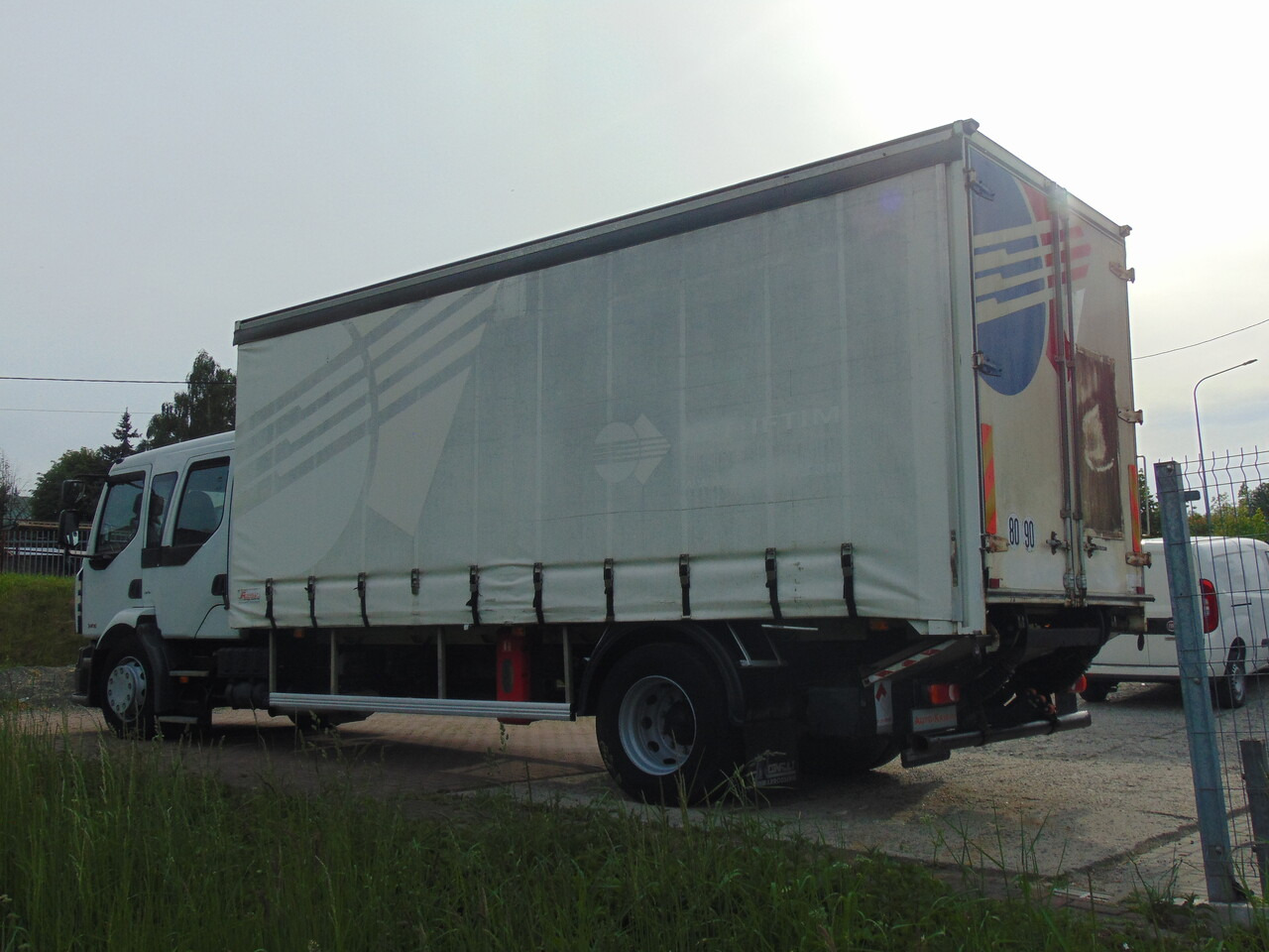 RENAULT Midlum 240DXi - Camión lona: foto 3 RENAULT Midlum 240DXi - Camión lona: foto 3