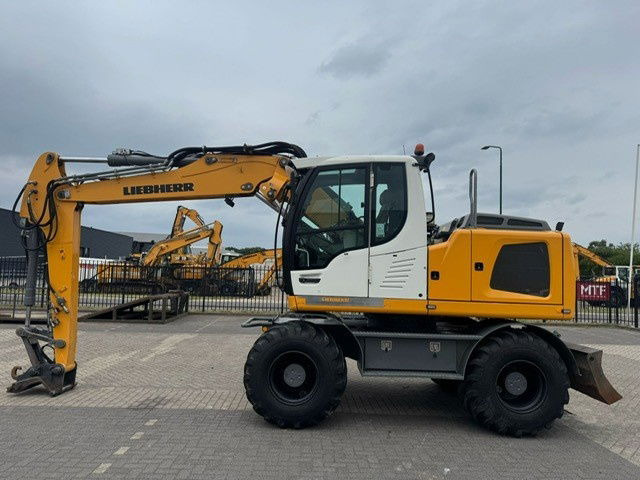 Liebherr A914 Litronic - Excavadora de ruedas: foto 1 Liebherr A914 Litronic - Excavadora de ruedas: foto 1