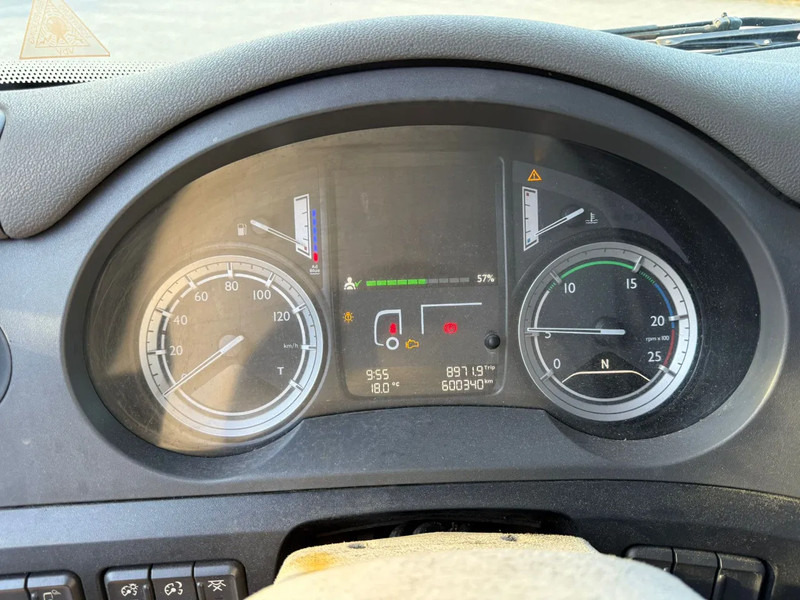 Cabeza tractora DAF CF 460 / NL TRUCK / LIFT+LENKACHSE / DEB / ACC / LWDS / FRIDGE / 600340 KM / AUTOMATIC / EURO-6 / 2016: foto 17