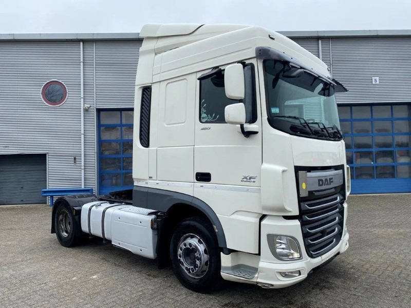 DAF XF106-460 / DOUBLE TANK / DEB / FRIDGE / 2XBED / AUTOMATIC / EURO-6 / 2014 - Cabeza tractora: foto 2 DAF XF106-460 / DOUBLE TANK / DEB / FRIDGE / 2XBED / AUTOMATIC / EURO-6 / 2014 - Cabeza tractora: foto 2
