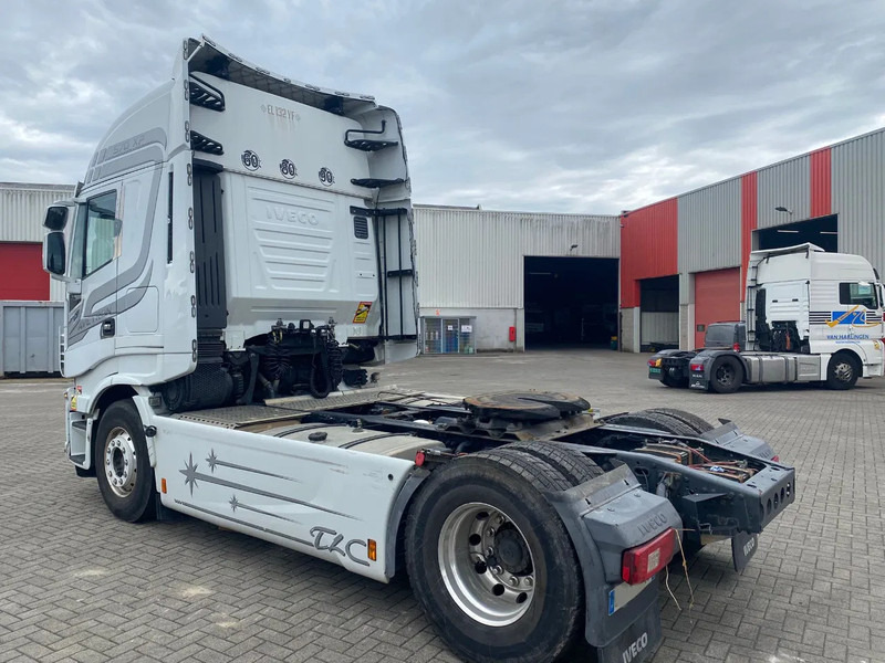 Iveco Stralis 570 XP / ENGINE RUNNING / INTARDER / PARKCOOL / DOUBLE TANK / NAVI / LEATHER / ONLY:749717 KM / ALCOA / EURO-6 / 2017 - Cabeza tractora: foto 3 Iveco Stralis 570 XP / ENGINE RUNNING / INTARDER / PARKCOOL / DOUBLE TANK / NAVI / LEATHER / ONLY:749717 KM / ALCOA / EURO-6 / 2017 - Cabeza tractora: foto 3