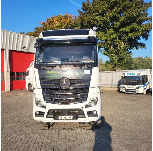 Mercedes-Benz ACTROS 1863 / ENGINE RUNNING / RETARDER / PARK-COOL /HYDRAULICS / ONLY: 268593KM / GIGA-SPACE / MIRRORCAM / AUTOMATIC / EURO-6 / - Cabeza tractora: foto 3 Mercedes-Benz ACTROS 1863 / ENGINE RUNNING / RETARDER / PARK-COOL /HYDRAULICS / ONLY: 268593KM / GIGA-SPACE / MIRRORCAM / AUTOMATIC / EURO-6 / - Cabeza tractora: foto 3