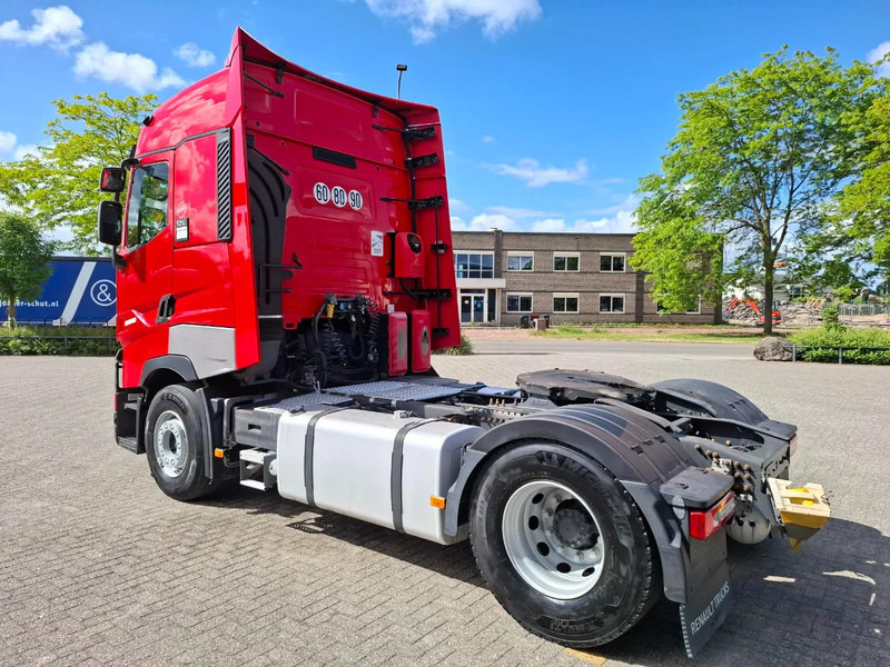 Renault T520 / RETARDER / DOUBLE TANK / TUV:19-03-2026 / PARKCOOL / ACC / LWDS / FRIDGE / AUTOMATIC / EURO-6 / 2019 - Cabeza tractora: foto 3 Renault T520 / RETARDER / DOUBLE TANK / TUV:19-03-2026 / PARKCOOL / ACC / LWDS / FRIDGE / AUTOMATIC / EURO-6 / 2019 - Cabeza tractora: foto 3