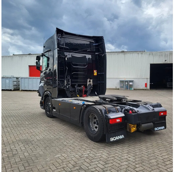 Scania NGS S450 / ENGINE RUNNING / RETARDER / DOUBLE TANK / FULL-AIR / 690348KM / LEATHER / ACC / LWDS / AUTOMATIC / EURO-6 / 2018 - Cabeza tractora: foto 3 Scania NGS S450 / ENGINE RUNNING / RETARDER / DOUBLE TANK / FULL-AIR / 690348KM / LEATHER / ACC / LWDS / AUTOMATIC / EURO-6 / 2018 - Cabeza tractora: foto 3