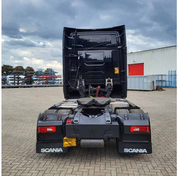 Scania NGS S450 / ENGINE RUNNING / RETARDER / DOUBLE TANK / FULL-AIR / 690348KM / LEATHER / ACC / LWDS / AUTOMATIC / EURO-6 / 2018 - Cabeza tractora: foto 4 Scania NGS S450 / ENGINE RUNNING / RETARDER / DOUBLE TANK / FULL-AIR / 690348KM / LEATHER / ACC / LWDS / AUTOMATIC / EURO-6 / 2018 - Cabeza tractora: foto 4