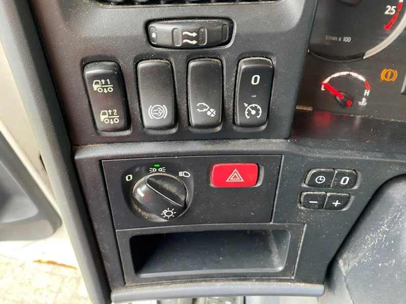 Cabeza tractora Scania R400 / RETARDER / DOUBLE TANK / AUTOMATIC / PARKCOOL / EURO-5 / 2010: foto 14
