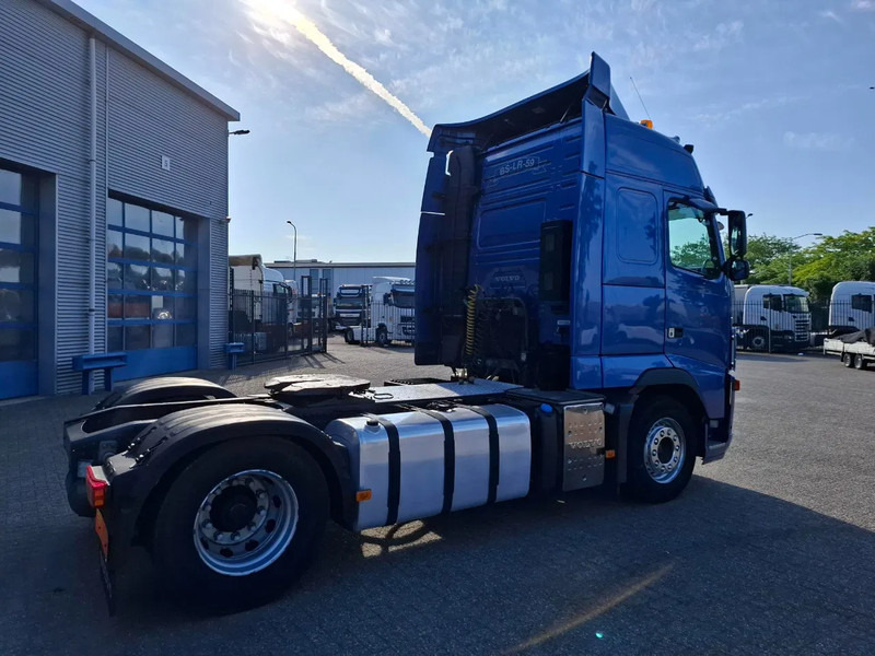 Volvo FH13-400 / HYDRAULICS / NL TRUCK / GLOBETROTTER / FRIGDE / AIRCO / AUTOMATIC / EURO-5 / 2006 - Cabeza tractora: foto 5 Volvo FH13-400 / HYDRAULICS / NL TRUCK / GLOBETROTTER / FRIGDE / AIRCO / AUTOMATIC / EURO-5 / 2006 - Cabeza tractora: foto 5