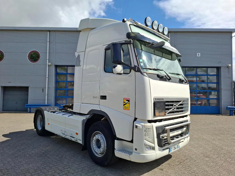 Volvo FH13-540 / HYDRAULICS / VEB+ / TUV:01-04-2026 / FRIDGE / AIRCO / SIDESKIRTS / AUTOMATIC / EURO-5 / 2012 - Cabeza tractora: foto 2 Volvo FH13-540 / HYDRAULICS / VEB+ / TUV:01-04-2026 / FRIDGE / AIRCO / SIDESKIRTS / AUTOMATIC / EURO-5 / 2012 - Cabeza tractora: foto 2