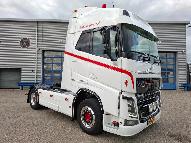 Volvo FH4-460 / CLEAN NL TRUCK / VEB+ / ADR / ACC / LWDS / DAS / DOUBLE TANK / LEATHER / FRIDGE / ALCOA / EURO-6 / 2016 - Cabeza tractora: foto 2 Volvo FH4-460 / CLEAN NL TRUCK / VEB+ / ADR / ACC / LWDS / DAS / DOUBLE TANK / LEATHER / FRIDGE / ALCOA / EURO-6 / 2016 - Cabeza tractora: foto 2