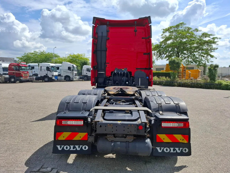 Volvo FH4-500 / VEB+ / ACC / LWDS / FRIDGE / FULL-AIR / 719722 KM / AUTOMATIC / EURO-6 / 2018 - Cabeza tractora: foto 4 Volvo FH4-500 / VEB+ / ACC / LWDS / FRIDGE / FULL-AIR / 719722 KM / AUTOMATIC / EURO-6 / 2018 - Cabeza tractora: foto 4