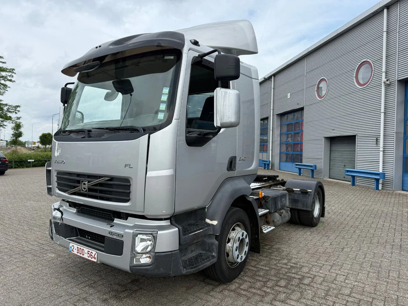 Volvo FL7-240 / ONLY:168549 KM / TUV:22-10-2025 / 3SEATS / MANUAL / EURO-5 / 2011 - Cabeza tractora: foto 1 Volvo FL7-240 / ONLY:168549 KM / TUV:22-10-2025 / 3SEATS / MANUAL / EURO-5 / 2011 - Cabeza tractora: foto 1