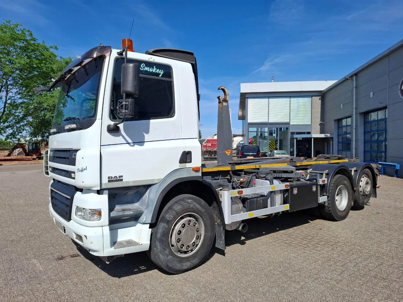 DAF CF85-430 / INTARDER / AJK HOOK SYSTEM / ONLY:431235 KM / LIFT+LENKACHSE / AIRCO / AUTOMATIC / EURO-3 / 2006 - Camión multibasculante: foto 2 DAF CF85-430 / INTARDER / AJK HOOK SYSTEM / ONLY:431235 KM / LIFT+LENKACHSE / AIRCO / AUTOMATIC / EURO-3 / 2006 - Camión multibasculante: foto 2