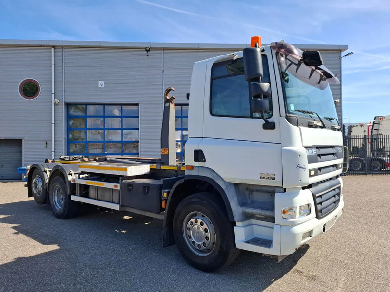 DAF CF85-430 / INTARDER / AJK HOOK SYSTEM / ONLY:431235 KM / LIFT+LENKACHSE / AIRCO / AUTOMATIC / EURO-3 / 2006 - Camión multibasculante: foto 4 DAF CF85-430 / INTARDER / AJK HOOK SYSTEM / ONLY:431235 KM / LIFT+LENKACHSE / AIRCO / AUTOMATIC / EURO-3 / 2006 - Camión multibasculante: foto 4