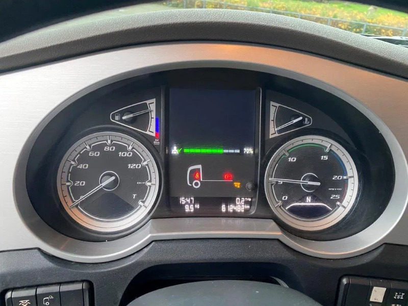 Camión multibasculante DAF XF106-530 8X2 / AJK HOOKLIFT 25000KG / 9 TON FRONT AXLE / NAVI / ONLY:612482 KM / SSC / AUTOMATIC / EURO-6 / 2019: foto 17