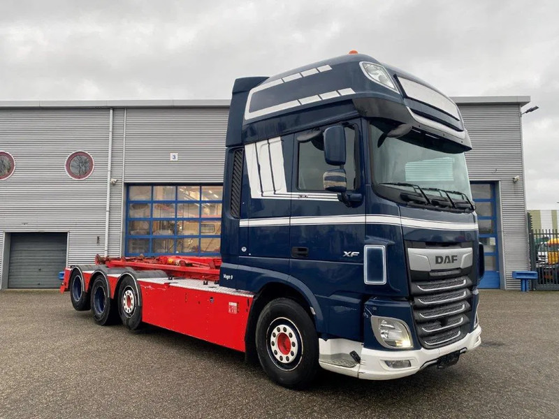 DAF XF106-530 8X2 / AJK HOOKLIFT 25000KG / 9 TON FRONT AXLE / NAVI / ONLY:612482 KM / SSC / AUTOMATIC / EURO-6 / 2019 - Camión multibasculante: foto 2 DAF XF106-530 8X2 / AJK HOOKLIFT 25000KG / 9 TON FRONT AXLE / NAVI / ONLY:612482 KM / SSC / AUTOMATIC / EURO-6 / 2019 - Camión multibasculante: foto 2