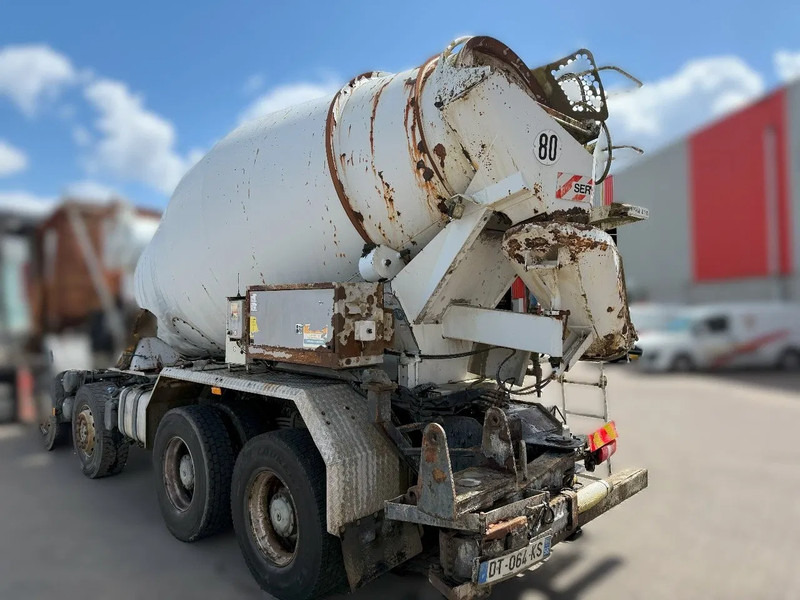 Liebherr 804 FSL 804 FSL / 8m³ / WATERTANK 500 LITER / POMP NOT INCLUDED / ! EMPTY ! / 2015 - Implemento: foto 3 Liebherr 804 FSL 804 FSL / 8m³ / WATERTANK 500 LITER / POMP NOT INCLUDED / ! EMPTY ! / 2015 - Implemento: foto 3