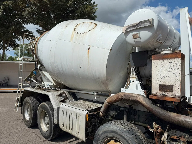 Liebherr 804 FSL 804 FSL / 8m³ / WATERTANK 500 LITER / POMP NOT INCLUDED / ! EMPTY ! / 2015 - Implemento: foto 2 Liebherr 804 FSL 804 FSL / 8m³ / WATERTANK 500 LITER / POMP NOT INCLUDED / ! EMPTY ! / 2015 - Implemento: foto 2