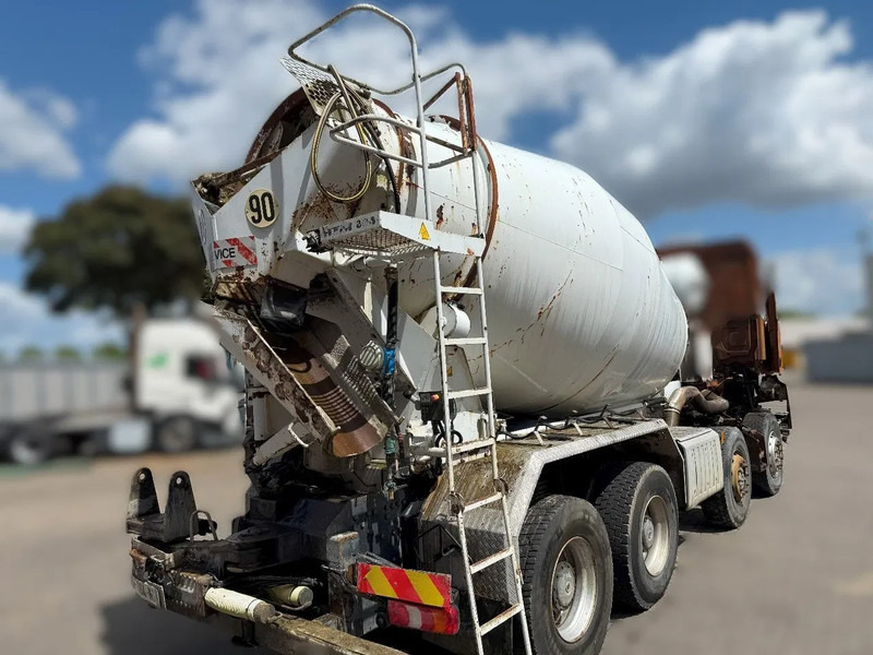 Liebherr 804 FSL 804 FSL / 8m³ / WATERTANK 500 LITER / POMP NOT INCLUDED / ! EMPTY ! / 2015 - Implemento: foto 5 Liebherr 804 FSL 804 FSL / 8m³ / WATERTANK 500 LITER / POMP NOT INCLUDED / ! EMPTY ! / 2015 - Implemento: foto 5