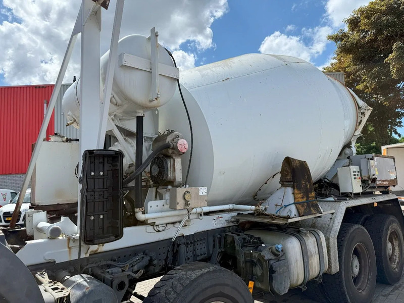 Liebherr 804 FSL 804 FSL / 8m³ / WATERTANK 500 LITER / POMP NOT INCLUDED / ! EMPTY ! / 2015 - Implemento: foto 1 Liebherr 804 FSL 804 FSL / 8m³ / WATERTANK 500 LITER / POMP NOT INCLUDED / ! EMPTY ! / 2015 - Implemento: foto 1