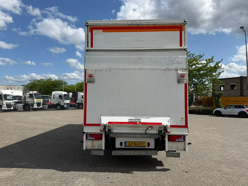 MAN TGL12.190 / NL TRUCK / ONLY:532353 KM / TUV:30-08-2025 / PLATFORM 1500KG / AIRCO / AUTOMATIC / EURO-6 / 2018 - Camión caja cerrada: foto 4 MAN TGL12.190 / NL TRUCK / ONLY:532353 KM / TUV:30-08-2025 / PLATFORM 1500KG / AIRCO / AUTOMATIC / EURO-6 / 2018 - Camión caja cerrada: foto 4
