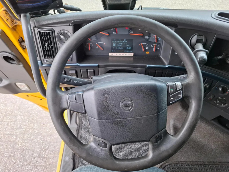 Camión caja cerrada Volvo FH13-420 / NL TRUCK / TUV:29-07-2025 / PLATFORM 2000KG / AIRCO / FRIDGE / AUTOMATIC / EURO-5 / 2010: foto 17