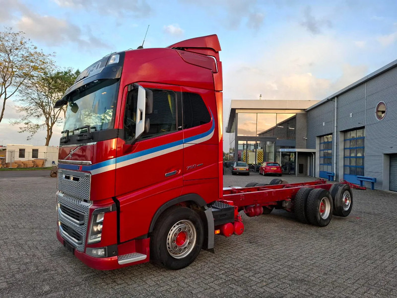 Volvo FH16-750 / BIG AXLE / VEB+ / ONLY:679711 KM / DYNAMIC STEERING / NAVI / LWDS / FULL-AIR / AUTOMATIC / EURO-6 / 2018 - Camión chasis: foto 1 Volvo FH16-750 / BIG AXLE / VEB+ / ONLY:679711 KM / DYNAMIC STEERING / NAVI / LWDS / FULL-AIR / AUTOMATIC / EURO-6 / 2018 - Camión chasis: foto 1