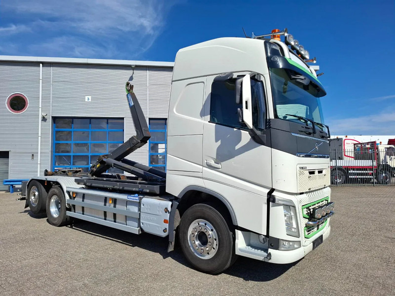 Volvo FH4-500 / VEB+ / HOOK 22 TON / LIFT+LENKACHSE / TUV:02-02-2026 / FULL-AIR / LWDS / NAVI / ALCOA / AUTOMATIC / EURO-6 / 2017 - Camión multibasculante: foto 4 Volvo FH4-500 / VEB+ / HOOK 22 TON / LIFT+LENKACHSE / TUV:02-02-2026 / FULL-AIR / LWDS / NAVI / ALCOA / AUTOMATIC / EURO-6 / 2017 - Camión multibasculante: foto 4