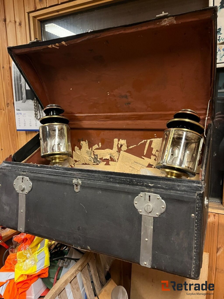 Forskelligt udstyr Tilbehør til Oldtimer hestevogne Kuffert / Oldtimer Lamper - Equipo de construcción: foto 4 Forskelligt udstyr Tilbehør til Oldtimer hestevogne Kuffert / Oldtimer Lamper - Equipo de construcción: foto 4