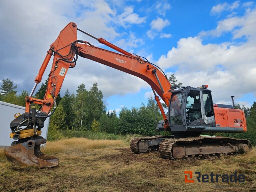 Grävmaskin Hitachi ZX250LC-3 Tiltrotator - Excavadora de cadenas: foto 1 Grävmaskin Hitachi ZX250LC-3 Tiltrotator - Excavadora de cadenas: foto 1