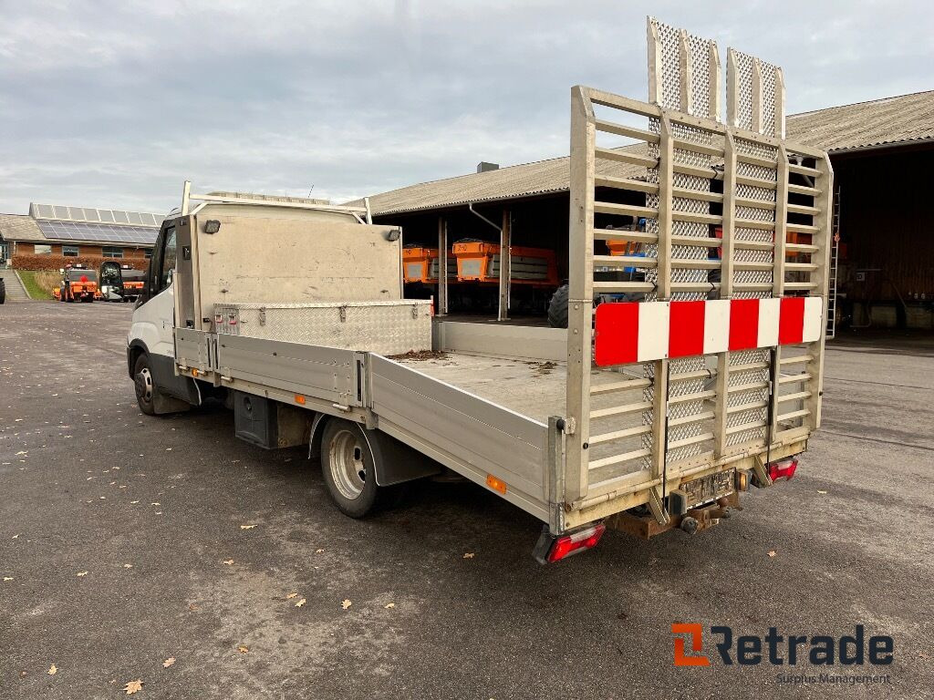 IVECO 35-180 3,0D med Alu-knæklad og læsserampe. - Coche: foto 4 IVECO 35-180 3,0D med Alu-knæklad og læsserampe. - Coche: foto 4