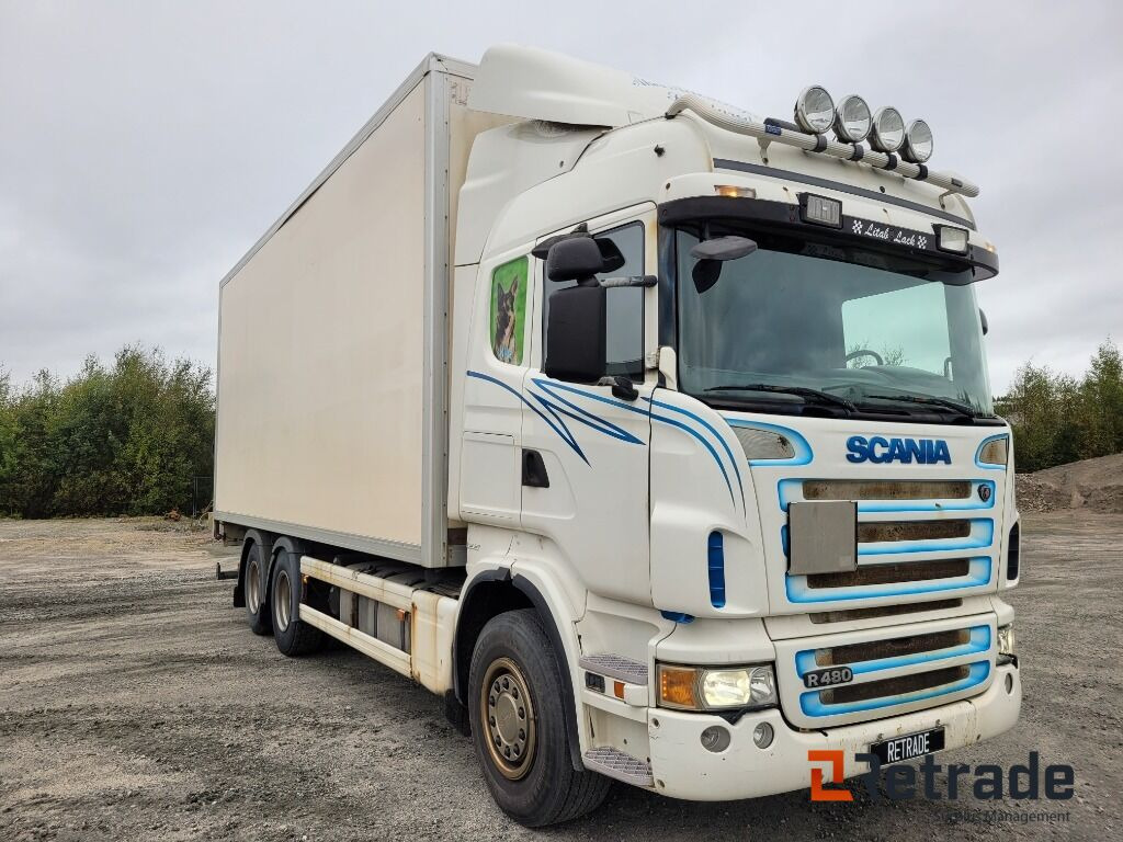 Skåpbil SCANIA R480LB6X2MNB - Camión caja cerrada: foto 2 Skåpbil SCANIA R480LB6X2MNB - Camión caja cerrada: foto 2