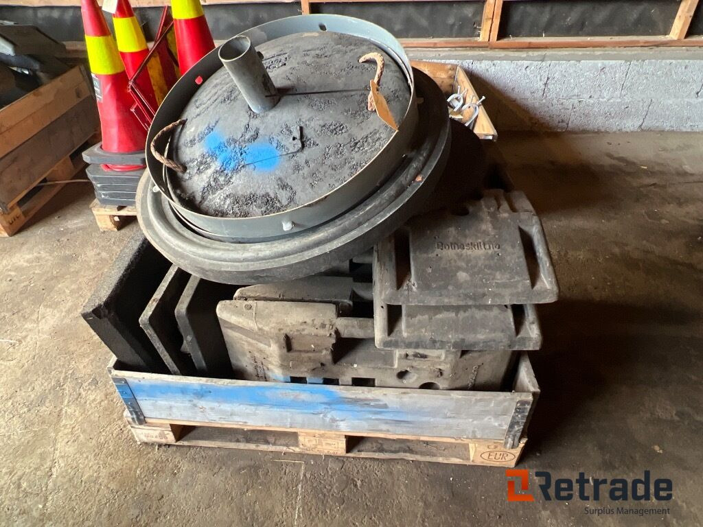 Skilt føtter - Equipo de construcción: foto 1 Skilt føtter - Equipo de construcción: foto 1